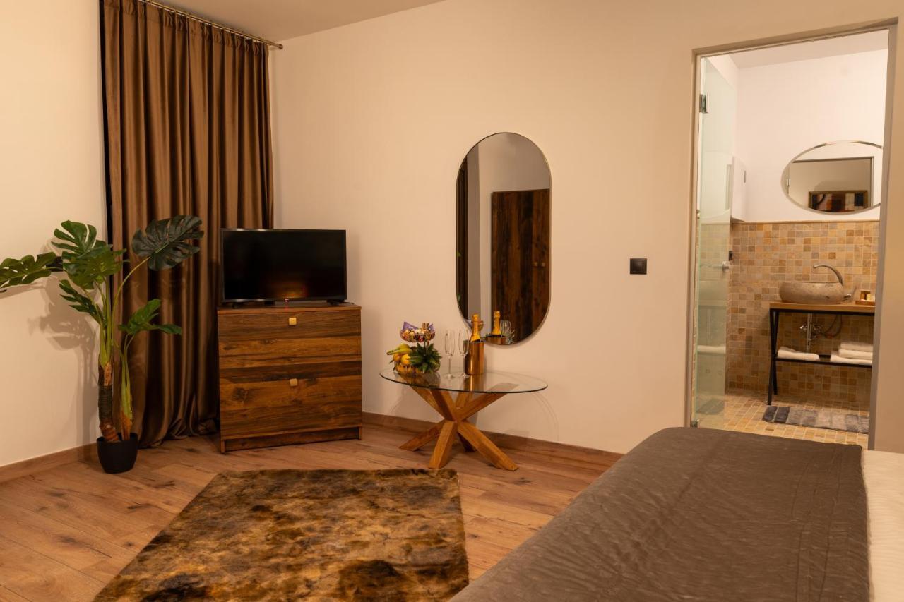 Boutique 17B Aparthotel Сибиу Екстериор снимка
