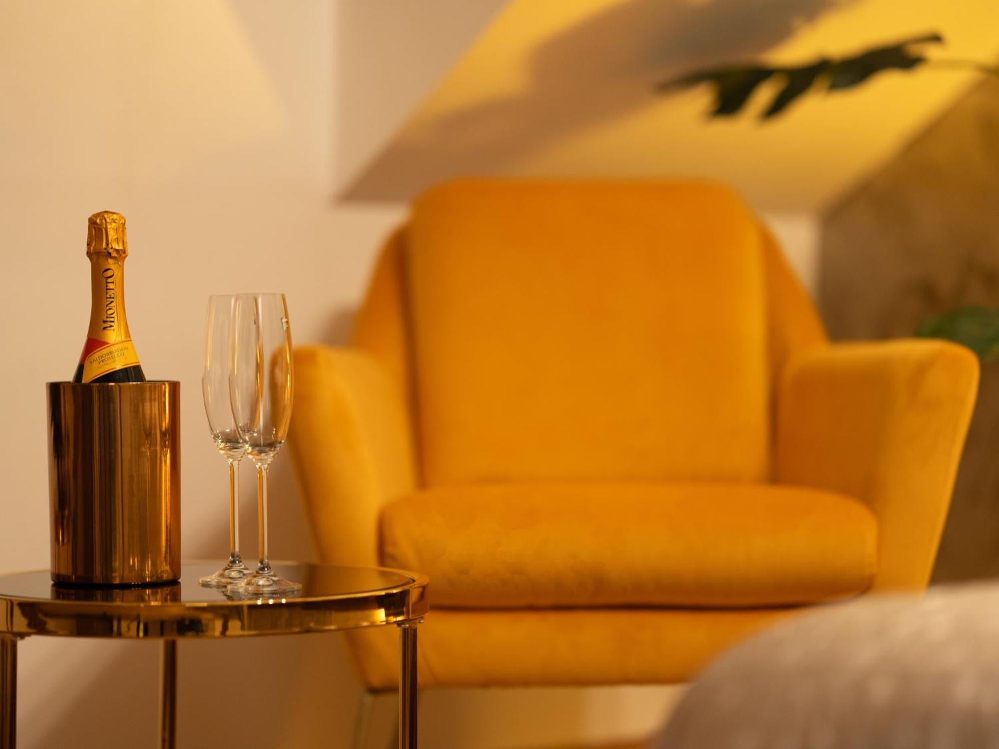 Boutique 17B Aparthotel Сибиу Екстериор снимка